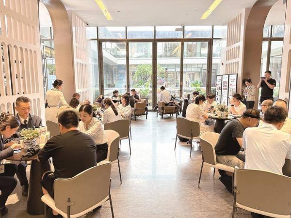 宝尚配资 武汉阶段性购房优惠延至年底  首套房办产权证契税全免