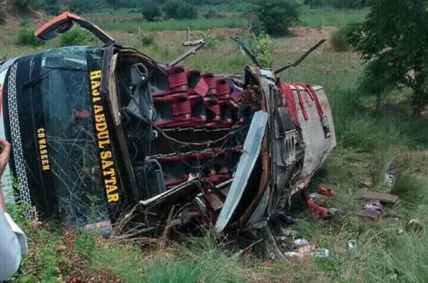 乐配资 巴基斯坦发生两起交通事故 已致10人死亡