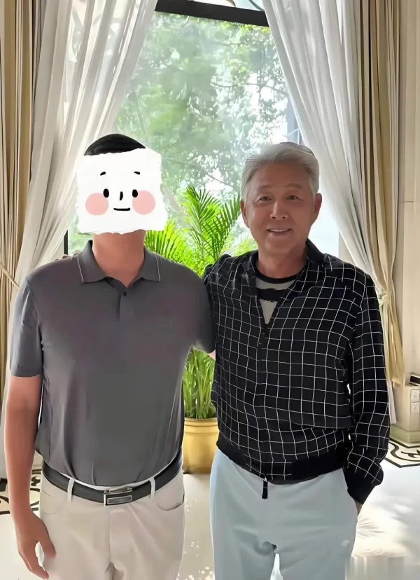 鼎茂策略 70岁陈道明白发亮相央视，老戏骨将“衰老”演成高级凡尔赛